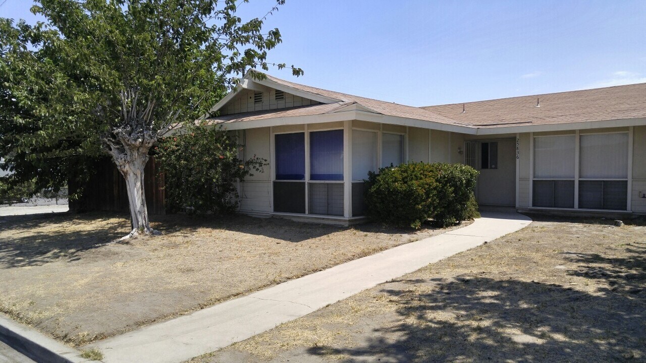 25836 Dartmouth St in Hemet, CA - Building Photo
