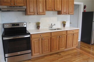 192 High Ridge Ave in Ridgefield, CT - Building Photo - Building Photo