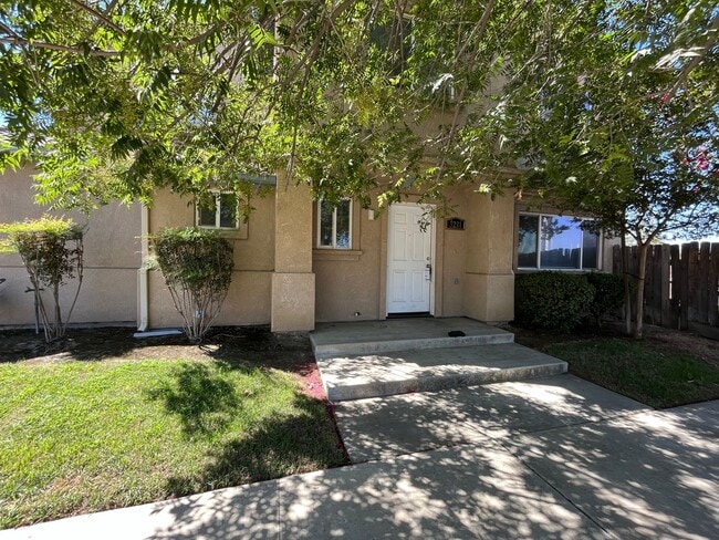 property at 3231-3235 E Noble Ave