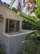 1009 Havenhurst Dr in Los Angeles, CA - Building Photo - Building Photo