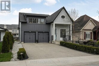 1 Bay Berry Ln in Niagara-On-The-Lake, ON - Building Photo - Building Photo