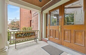 100 Denniston St, Unit 223 in Pittsburgh, PA - Foto de edificio - Building Photo