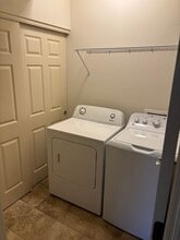 613 Grandview Ct in Iowa City, IA - Building Photo - Building Photo