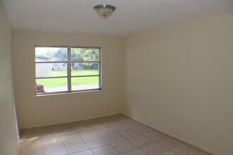 3718 Desoto Ave in Ft. Myers, FL - Building Photo - Building Photo