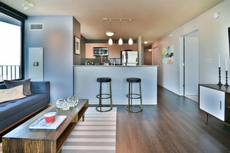 201 N Columbus Dr in Chicago, IL - Building Photo - Building Photo