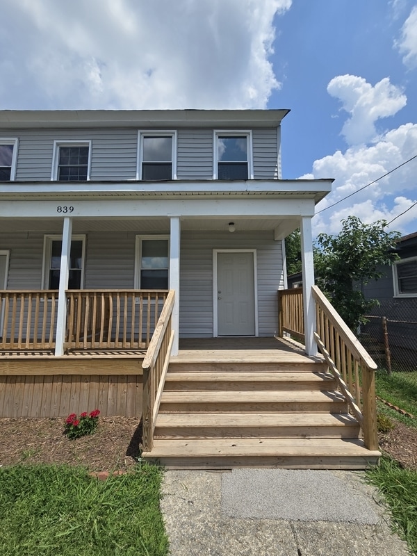 property at 839 Mt Vernon Ave