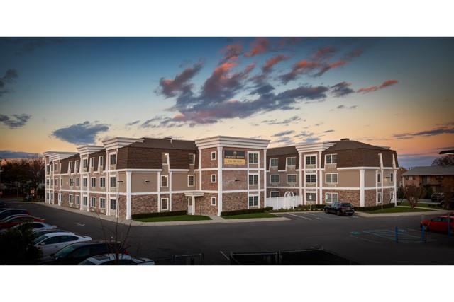 190 Fulton St in Farmingdale, NY - Building Photo