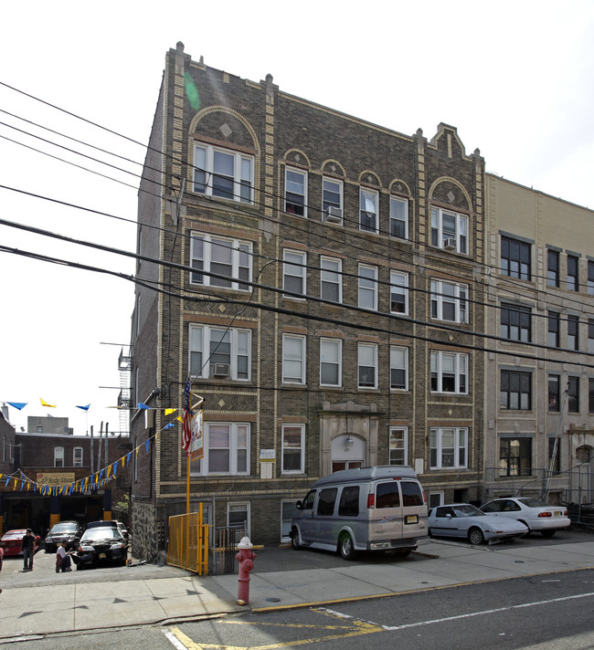 521-523 51st St in West New York, NJ - Building Photo - Building Photo