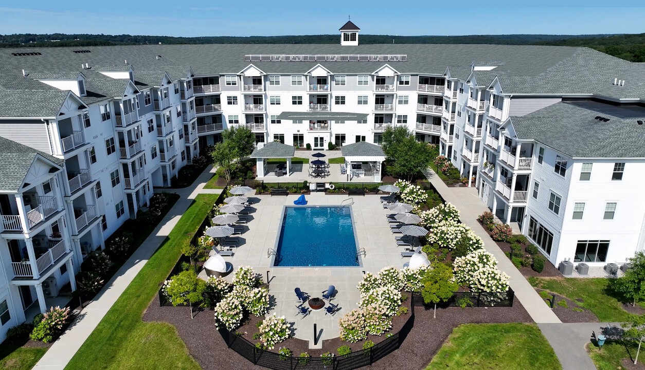 Harbor Heights in Mystic, CT - Foto de edificio