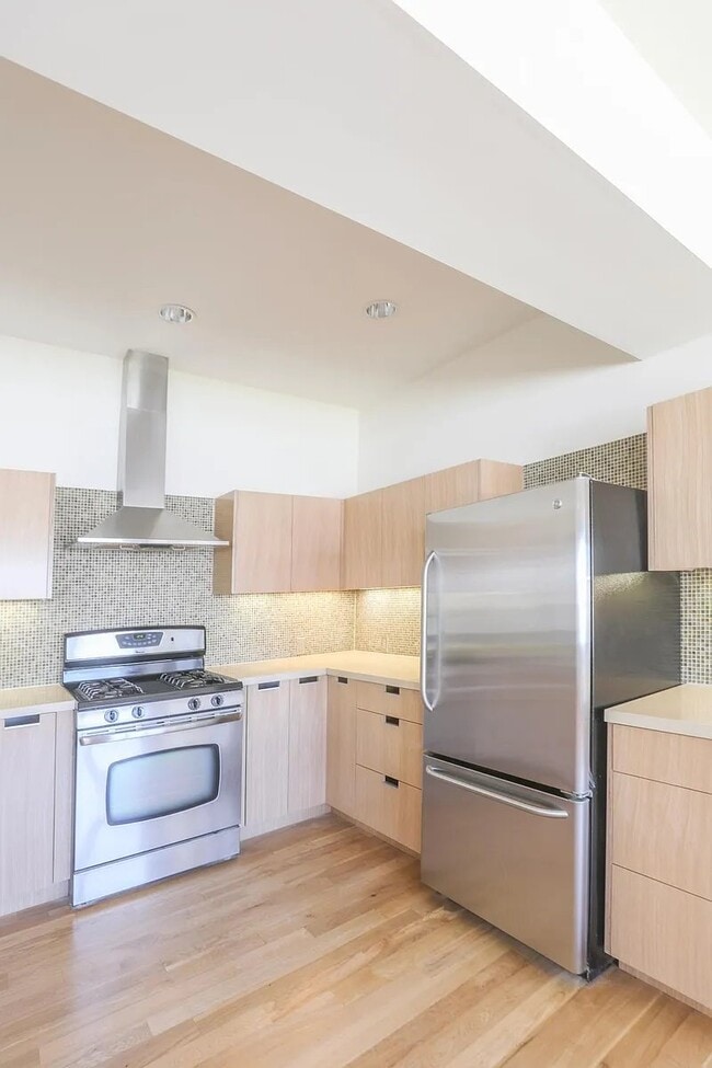 8 Brooks Ave, Unit 13