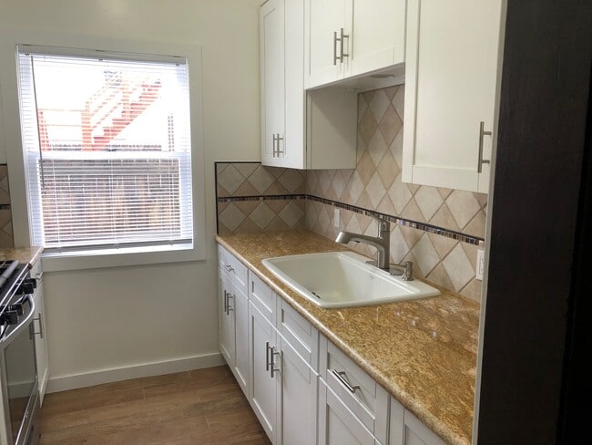 768 Orizaba Ave in Long Beach, CA - Foto de edificio - Building Photo