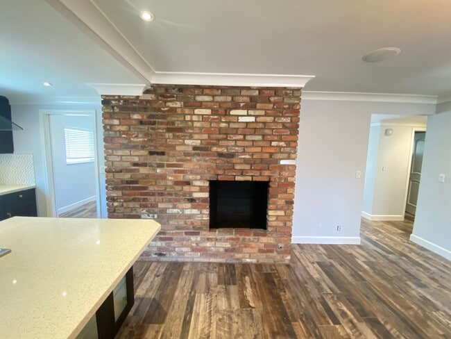property at 318 S Gardner Dr