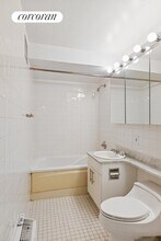 150 E 57th St in New York, NY - Foto de edificio - Building Photo