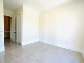11843 SW 81st Rd in Miami, FL - Building Photo - Building Photo
