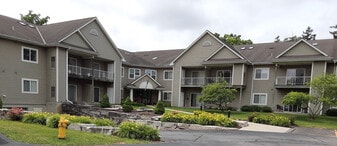 Trillium Terrace Apartments in Menomonee Falls, WI - Building Photo