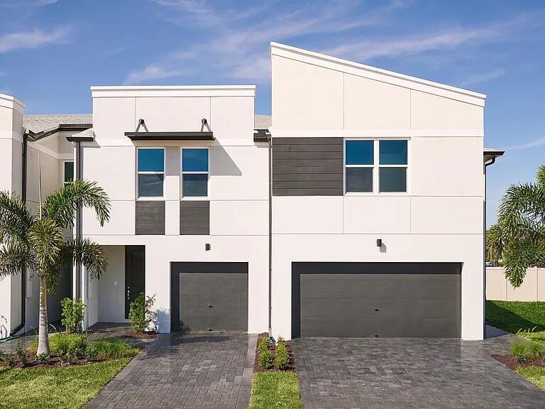 5656 Mentmore Dr in Mangonia Park, FL - Foto de edificio