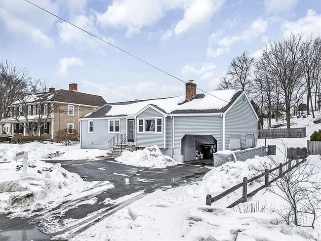 212 Cambridge Rd in Woburn, MA - Building Photo - Building Photo
