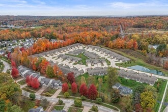 Wilcox Meadows in Twinsburg, OH - Foto de edificio - Building Photo