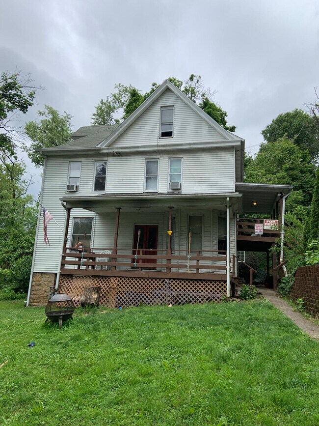 261 E Prospect St Apartments and Nearby Apartments For Rent