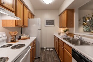 Village East in Franklin, OH - Building Photo
