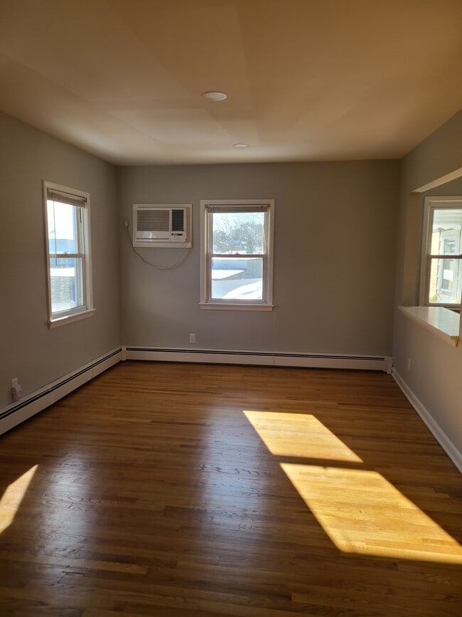 77 Shepherds Ln in Totowa, NJ - Building Photo - Building Photo