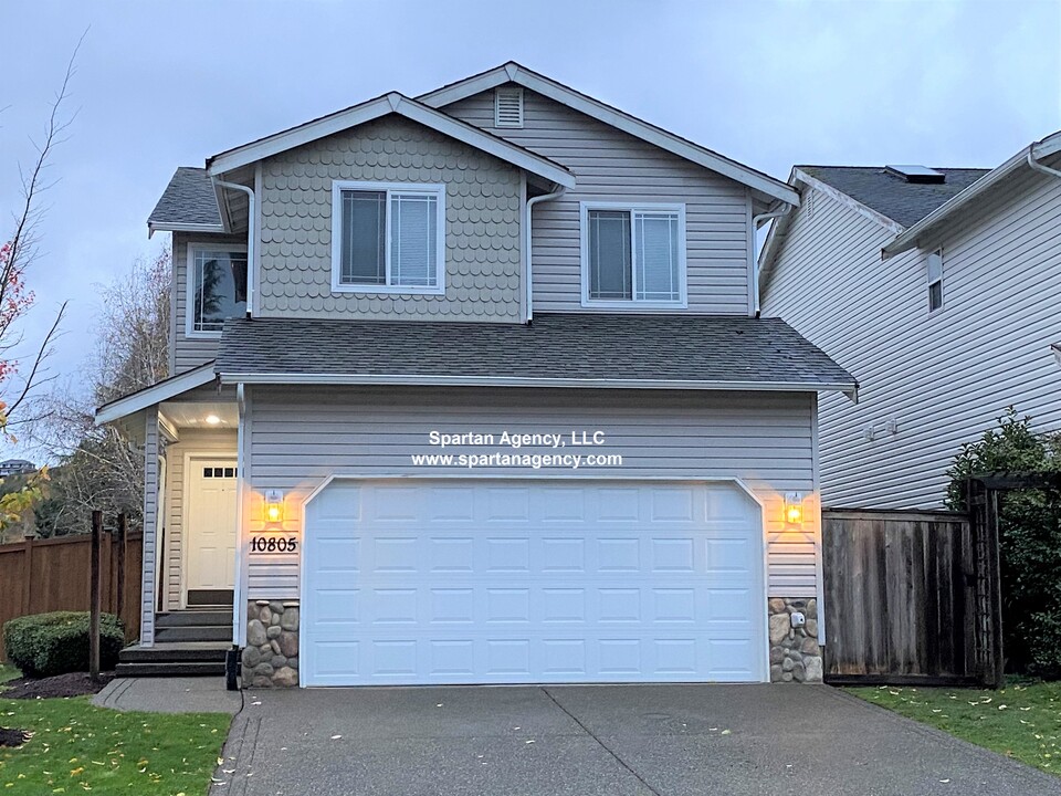 10805 185th Ave E in Bonney Lake, WA - Building Photo