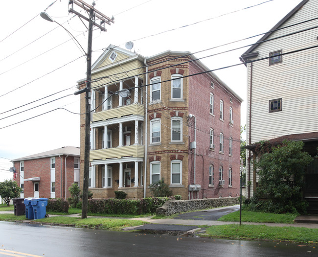 497 Burritt St in New Britain, CT - Building Photo - Building Photo