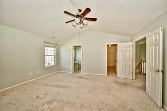 447 Cardinal Ln in Bolingbrook, IL - Foto de edificio - Building Photo