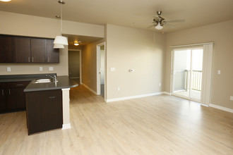 Legacy Landing Apartments in Norwalk, IA - Foto de edificio - Interior Photo