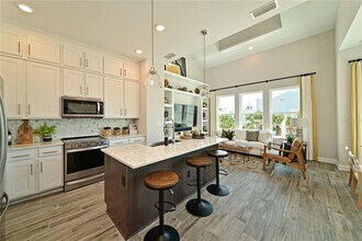 2401 Ezzell Ct in Sarasota, FL - Building Photo - Building Photo