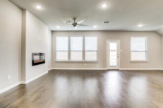 313 Ember Cir in Waxahachie, TX - Building Photo - Building Photo