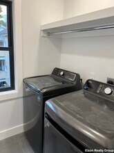 42 Radnor Rd, Unit 2 in Boston, MA - Foto de edificio - Building Photo