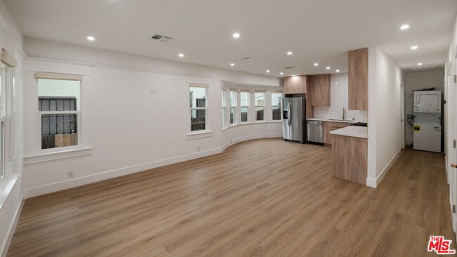 5729 Carlton Way in Los Angeles, CA - Building Photo - Building Photo