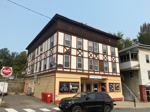 14.178 Eastern Ave, St Johnsbury, VT 05819 in St Johnsbury, VT - Building Photo - Building Photo