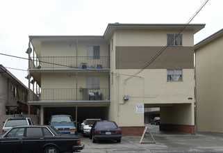 GW Apartments in San Leandro, CA - Building Photo - Building Photo