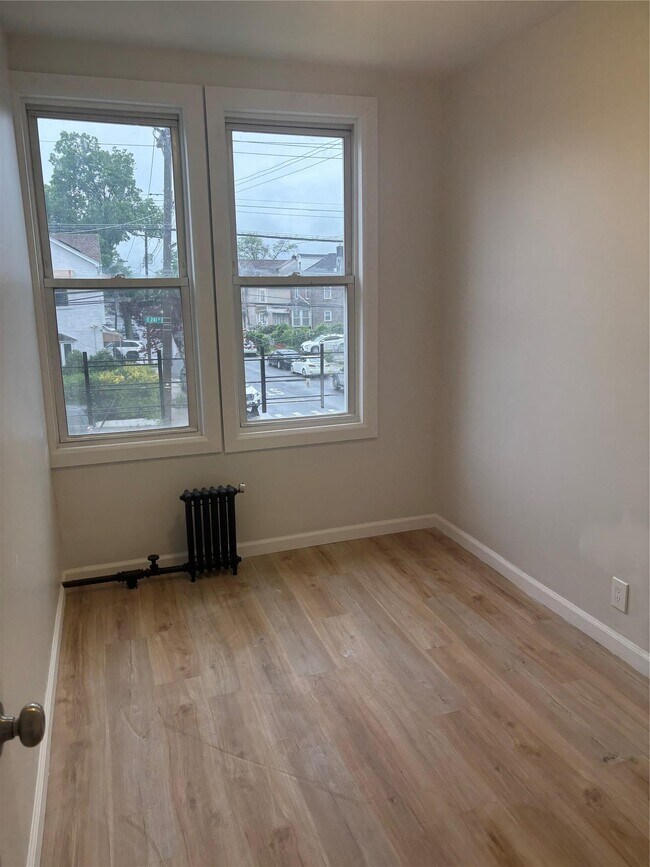 1031 E 241st St in Bronx, NY - Building Photo - Building Photo