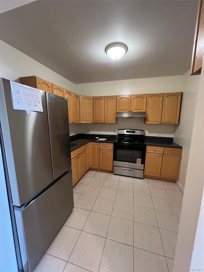 196-15 Hillside Ave. in Queens, NY - Building Photo - Building Photo