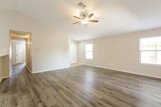 501 S 125th Ave in Avondale, AZ - Building Photo - Building Photo