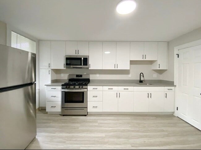 124 Trenton St in Boston, MA - Building Photo - Building Photo