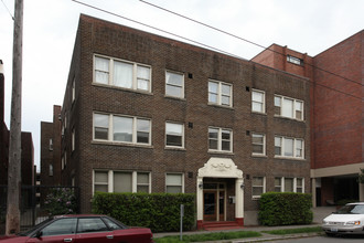 Capitol Place Apartments in Seattle, WA - Building Photo - Building Photo