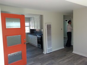 2602 Curtis Ave in Redondo Beach, CA - Foto de edificio - Interior Photo