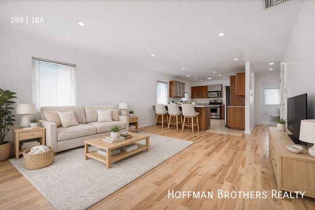 1117 Cochran Ave, Unit 1 in Los Angeles, CA - Foto de edificio - Building Photo