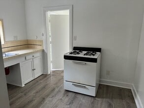 11529 Iowa Ave, Unit 11529 in Los Angeles, CA - Building Photo - Building Photo