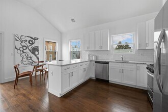 111 Charles St in Jersey City, NJ - Building Photo - Building Photo