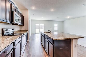 825 Cherry Blossom St in Anna, TX - Foto de edificio - Building Photo