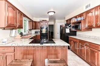 8504 Shadeway Pl in Springfield, VA - Building Photo - Building Photo