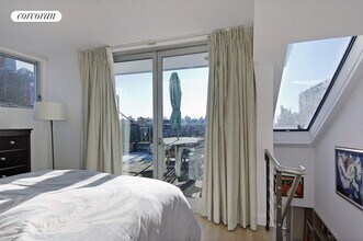 518 E 11th St in New York, NY - Building Photo - Building Photo