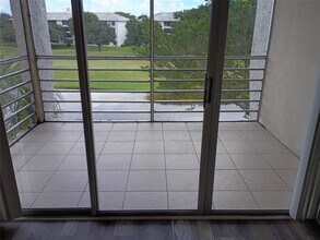 9230 Lagoon Pl in Davie, FL - Building Photo - Building Photo