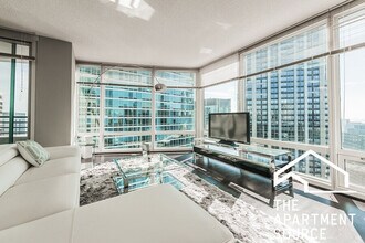 345 E Ohio St in Chicago, IL - Foto de edificio - Building Photo