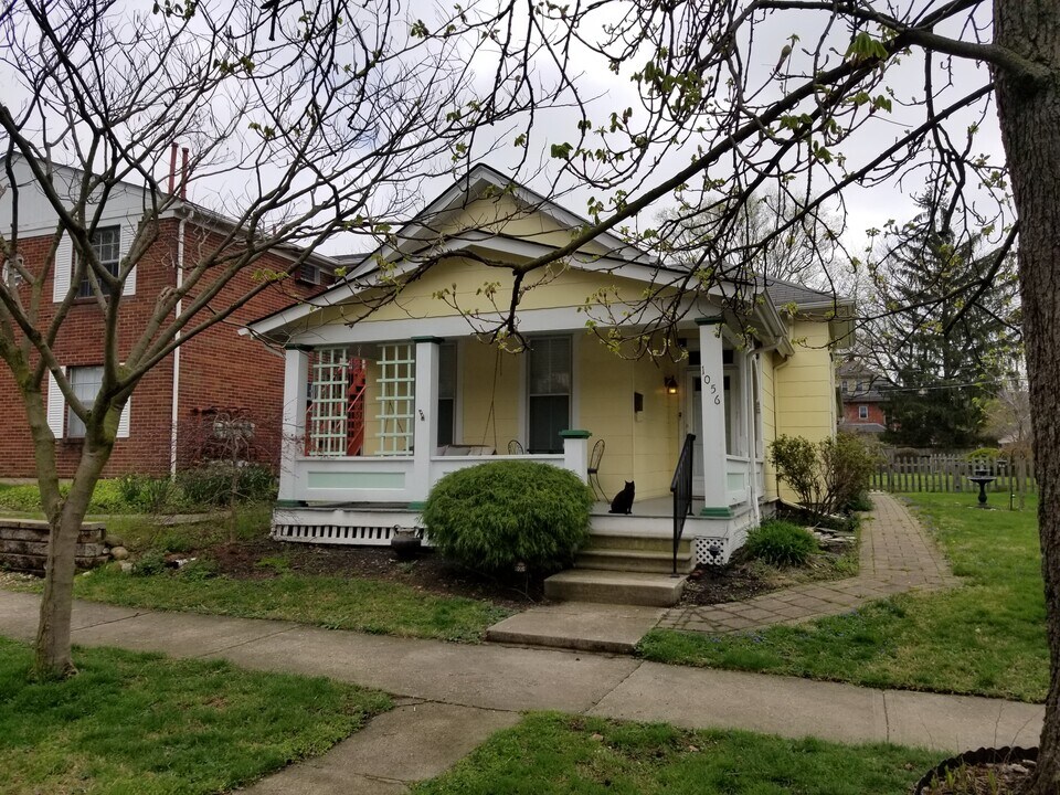 1056 Highland St in Columbus, OH - Foto de edificio